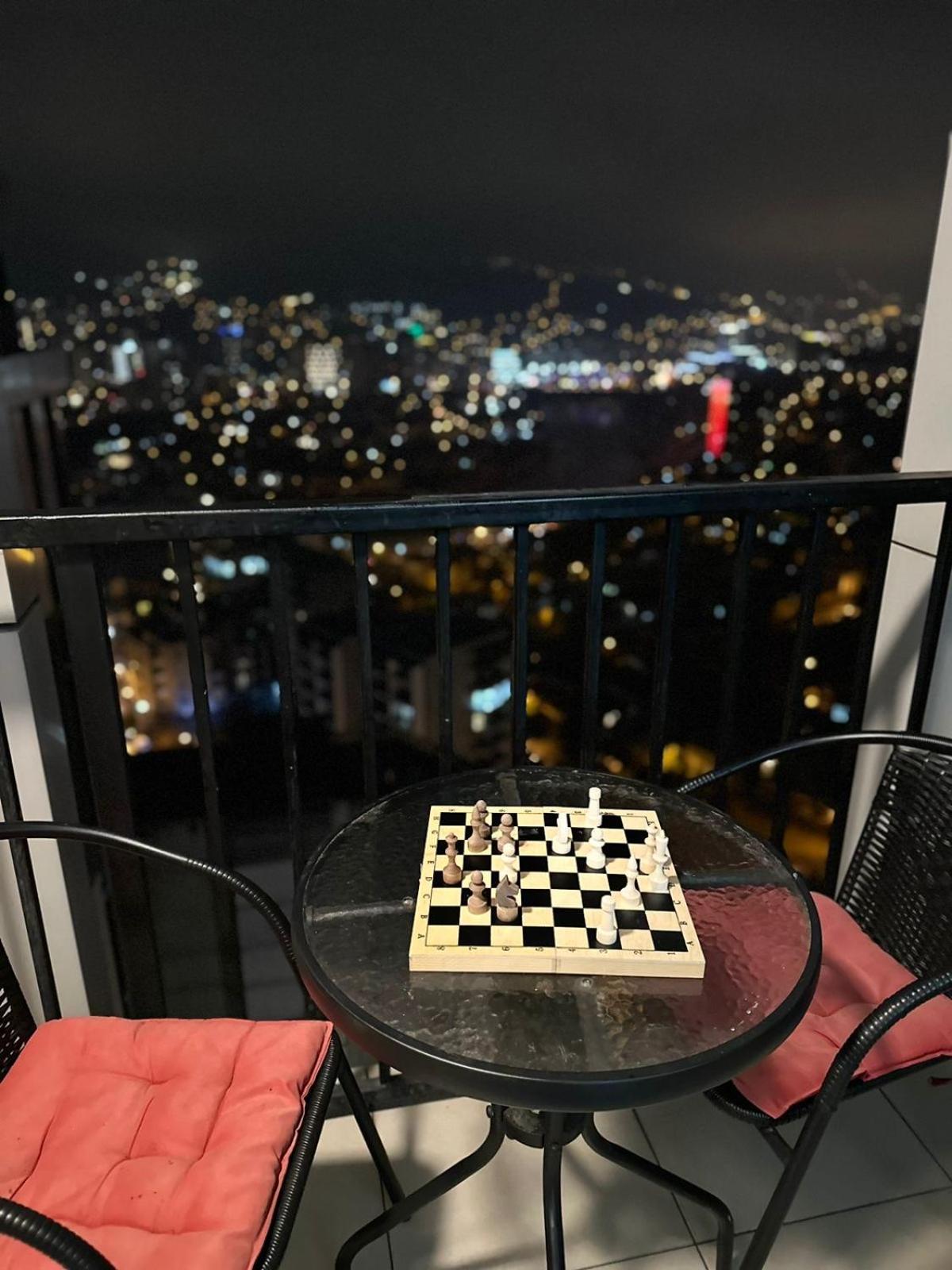 Appartamento Twins Tower Tbilisi Esterno foto
