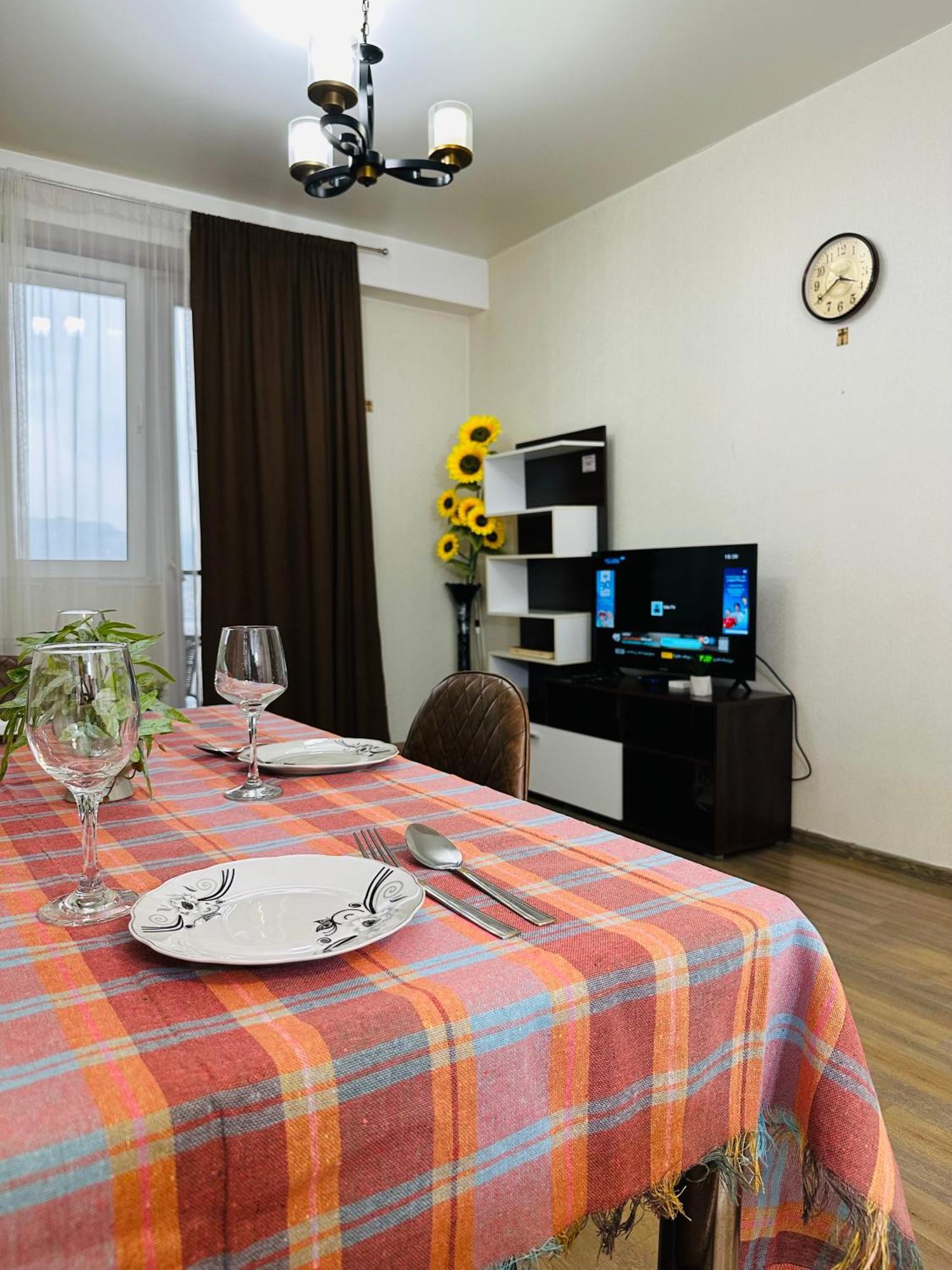 Appartamento Twins Tower Tbilisi Esterno foto